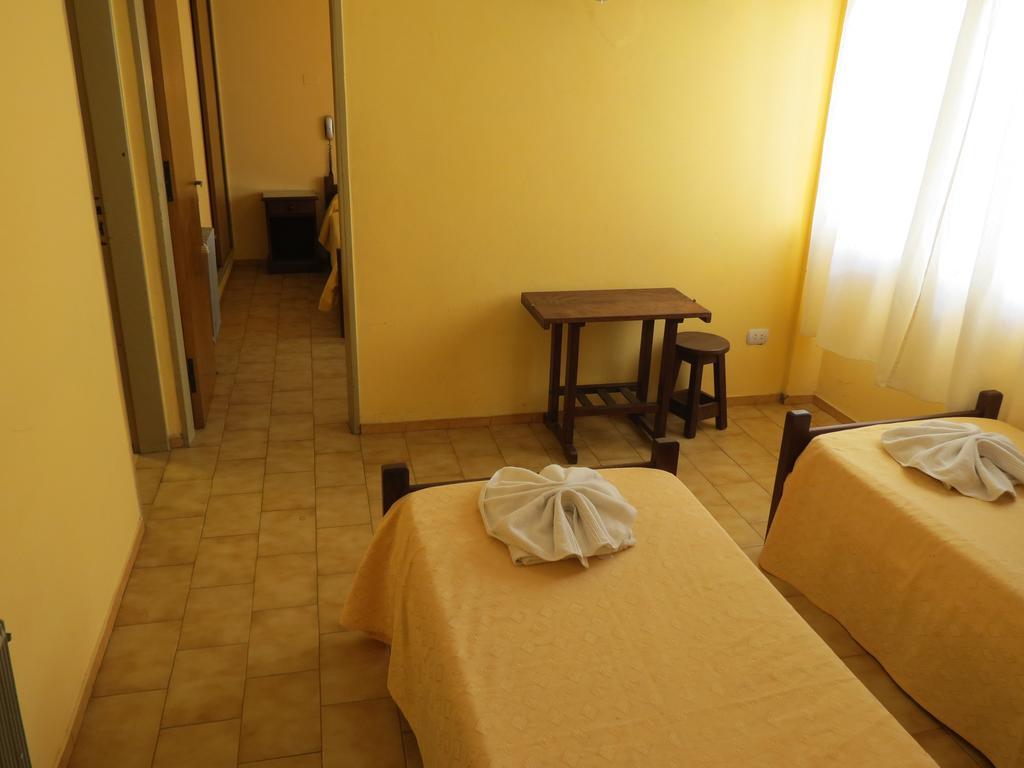 Hotel Arenales Villa Carlos Paz Phòng bức ảnh